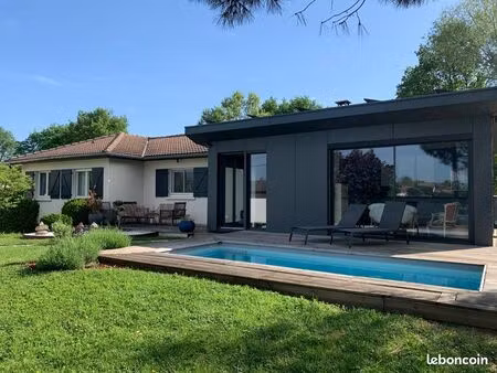maison meublée moderne ecully tronchon piscine et jardin