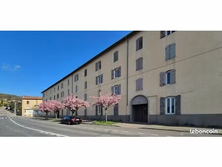 appartement 1 pièce 68 m²