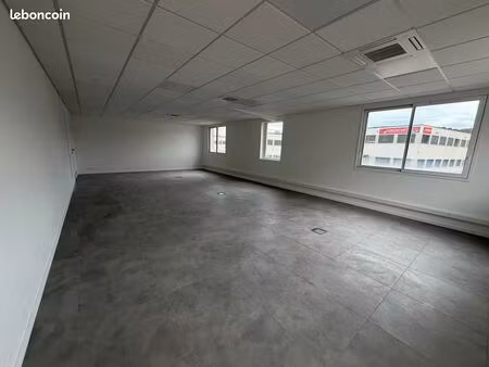 location bureau neuf eguilles 70m²