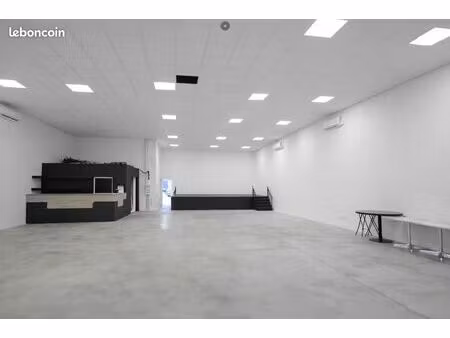 local d’activité / showroom 267 m² + 250 m² extérieur privatif – istres tubé nord