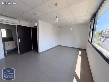 commerce 23 m²