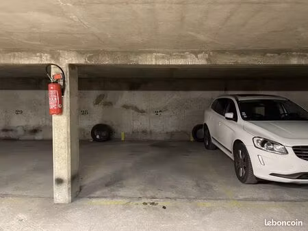 parking/box 12 m² paris 12ème