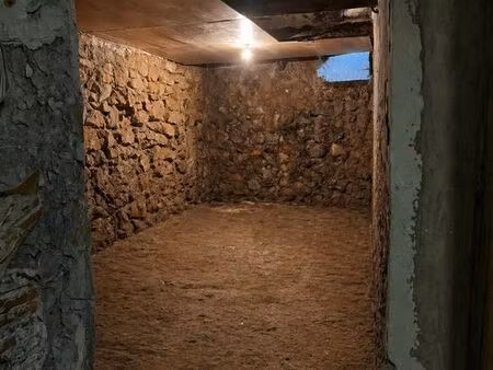 cave à louer - seine et propre accès sécurisé