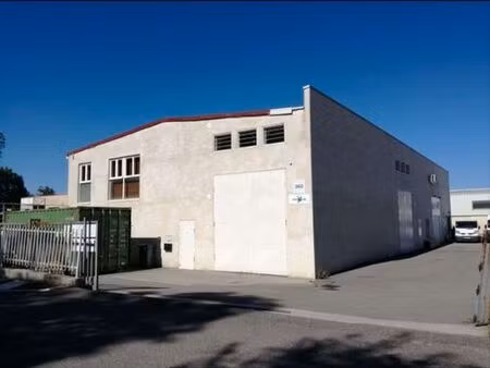 local commercial 150m2 + logement habitation 70m2