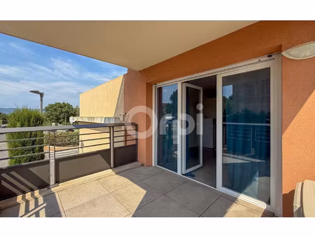 location appartement  39.25 m² t-2 à roquebrune-sur-argens  825 €