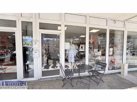 nîmes  local commercial loué