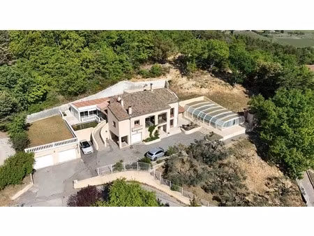 maison bourgeoise avec piscine  vue dégagée et grand terrain champtercier (04)