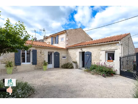 propriété de charme en pierre 6 pièces 238 m2 avec jardin  s