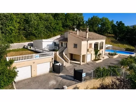 maison bourgeoise avec piscine  vue dégagée et grand terrain champtercier (04)