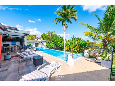 exceptionnelle villa t7 avec piscine et vue mer a la possess