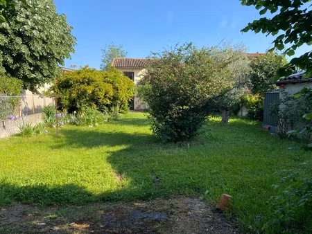 terrain constructible de 248m²  barrière de paris