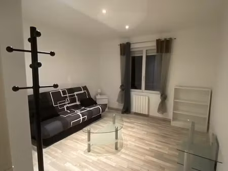 quartier coteau-malassis - studio - location meublee