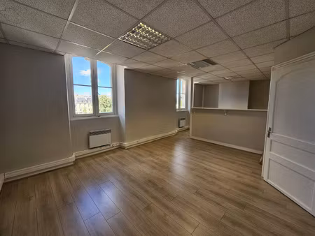 bordeaux - place gambetta - bureaux à louer de 48 m2