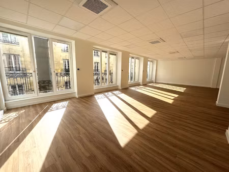bordeaux quinconces - magnifique bureau rénové de 125 m2