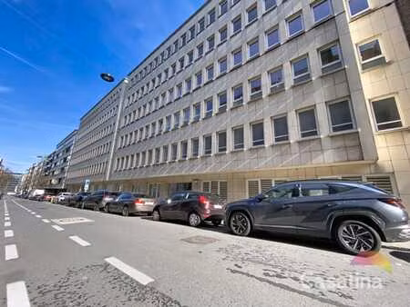 spacieux bureaux de 564 m² idéalement situés avec parkings