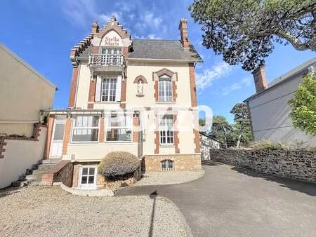 vente maison à granville (50400) : à vendre / 219m² granville