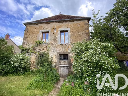 maison de village à moutiers-en-puisaye (89520)
