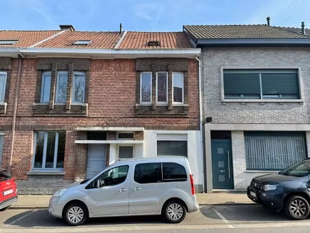 gezellige rijwoning met mogelijkheden
