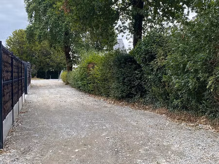 terrain de 778 m² viabilisé en fond d'impasse
