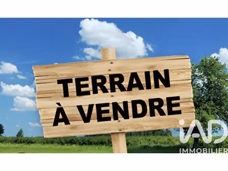 terrain à la flotte (17630)