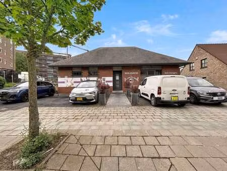 bien commercial à vendre idéalement situé