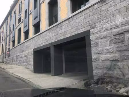 emplacement de parking couvert dans le centre de huy