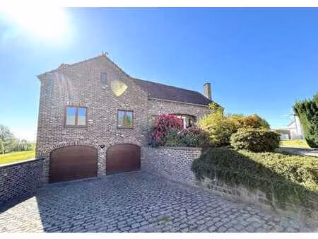 magnifique propriété : villa (425 m²)  jardin et prairies.