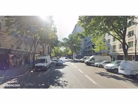 boutique 780 m² paris