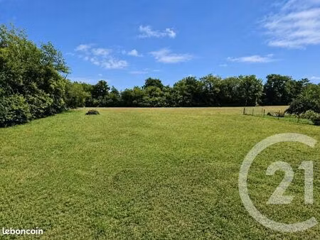 terrain 570 m² mereville