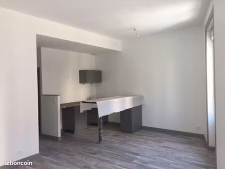a louer appartement très lumineux