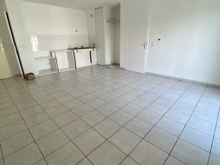 appartement t2 vaulx-en-velin village