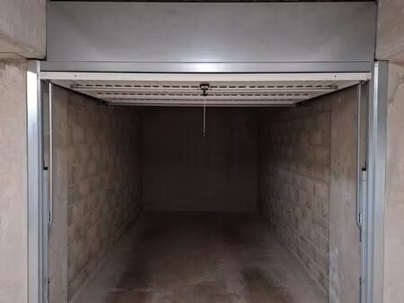 garage/box bron