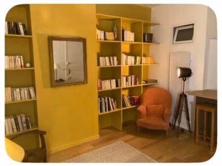 location deux-pièces meublé rue lepic 75018
