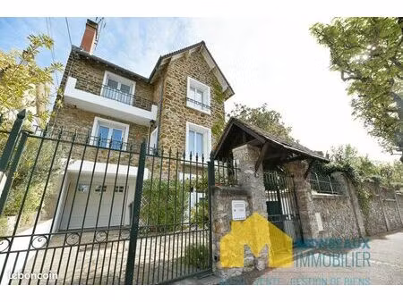 maison 7 pièces 145 m²