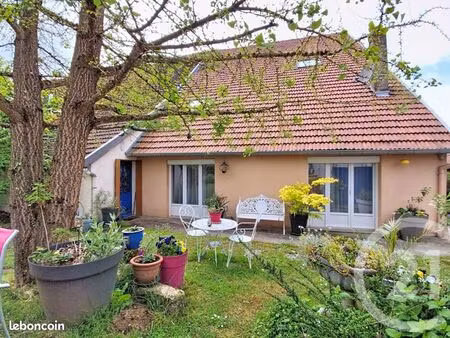 maison 10 pièces 273 m²