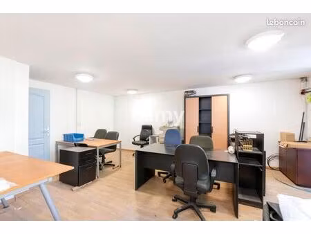 local commercial 230 m²