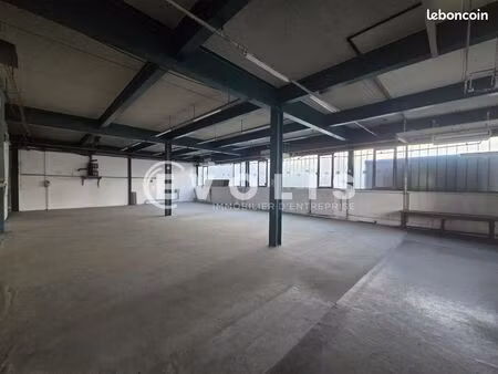 local d'activité 1 400 m²