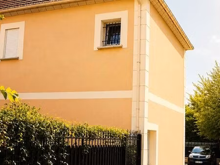 studette à rueil malmaison plateau