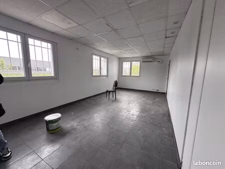 bureaux 25 m² lisses