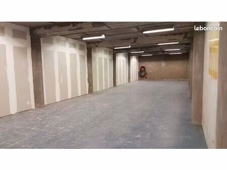 entrepôt de 204m2 au deuxième étage à wissous  proche orly