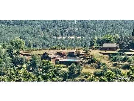 mas 11 pièces 236 m²