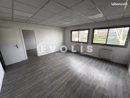 bureaux 70 m²
