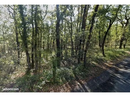 terrain 1 700 m² chasteaux