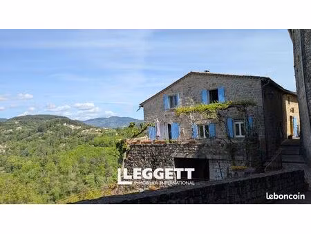 maison 9 pièces 343 m²