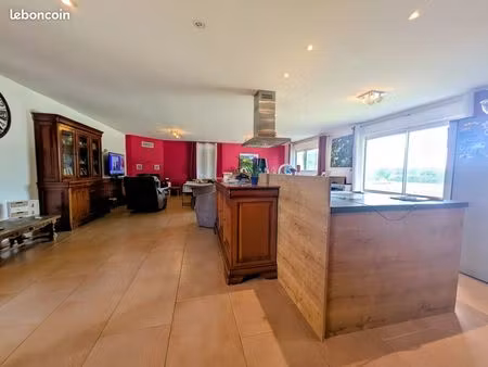 pavillon 6 pièces 180 m²