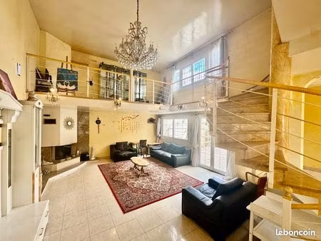 propriété 8 pièces 200 m²