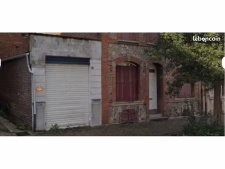 grand garage avec possibilité appartement
