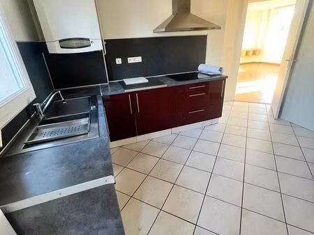 appartement 4 pièces f4 de 86 m2 au 2 ème étage avec ascenseur  hyper centre de soissons