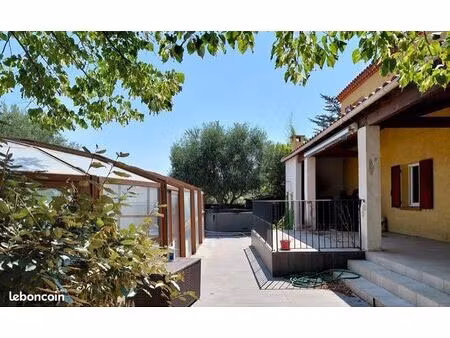 maison avec piscine utilisable toute l’année & jacuzzi – 170 m² – 4/5 chambres