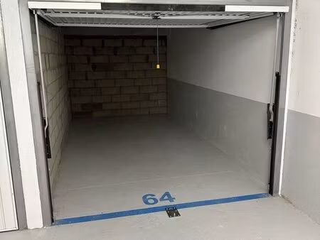 loue box sécurisé de 15m2 à clamart 92